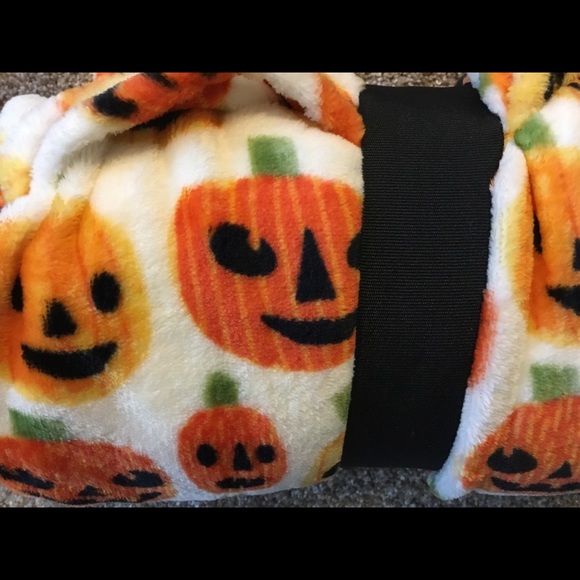 Target Bedding Nwt Pumpkin Plushfuzzy Throw Blanket Poshmark